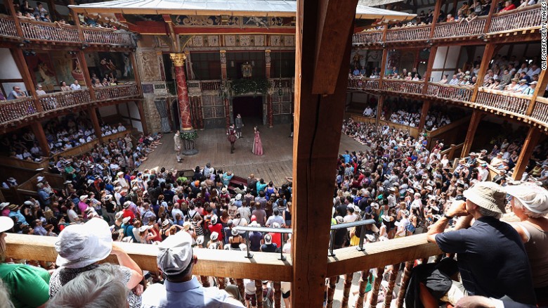 Shakespeare&#39;s Globe: The reconstructed theater has been entertaining crowds since 1997. 