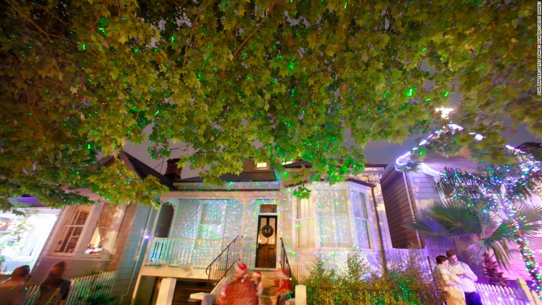 For more than two decades now, it&#39;s been a tradition for residents of houses on Franklin Road in the Ponsonby area of Auckland to put on a superb light show during the holidays.  