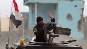 Iraq raises flag over Ramadi 