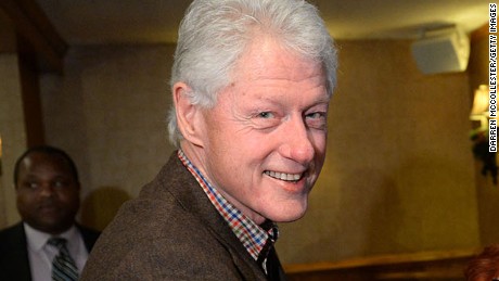 Former U.S. President Bill Clinton greets diners at the Puritan Backroom January 4, 2016 in Manchester, New Hampshire. 