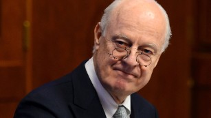 UN&#39;s top envoy to Syria, Staffan de Mistura, is urging Russia and the U.S. to revive  peace talks. 