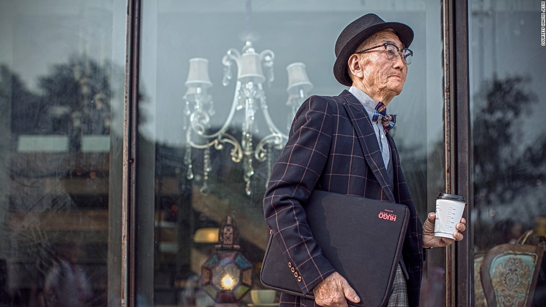Bingcai grew up in the countryside of southeastern China's Fujian province in the 1930s and 1940s. His life-long dream was to visit Tian'anmen Square in Beijing.