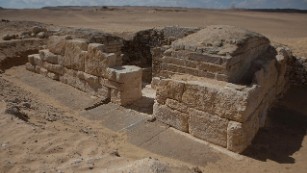 Did ancient Egypt suffer from climate change?