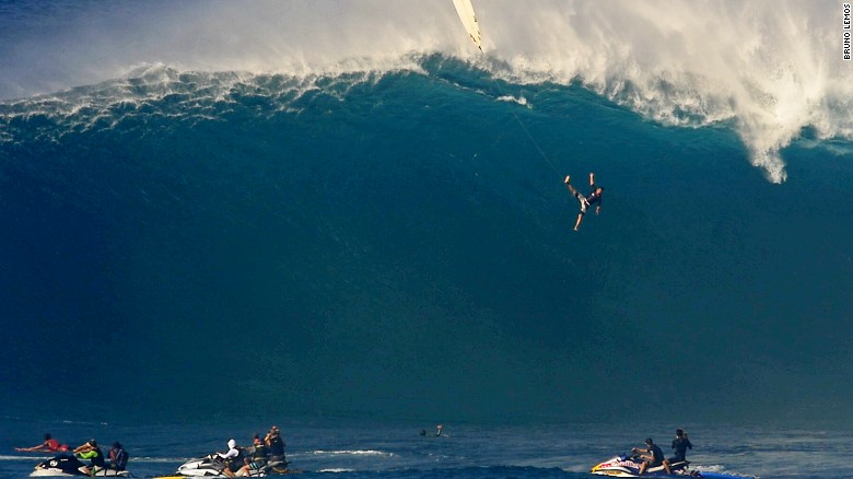 Wipeout: Crazy waves in Hawaii send pro surfers flying