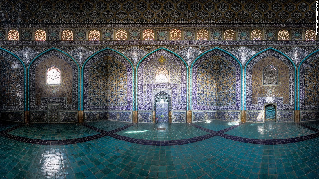 A highlight of Isfahan&#39;s Naqsh-e Jahan Square, this was built during the reign of Shah Abbas I.