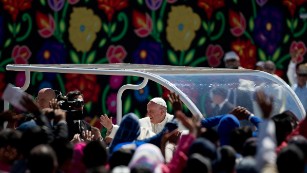 At Mexican-U.S. border, Pope delivers a stinging critique