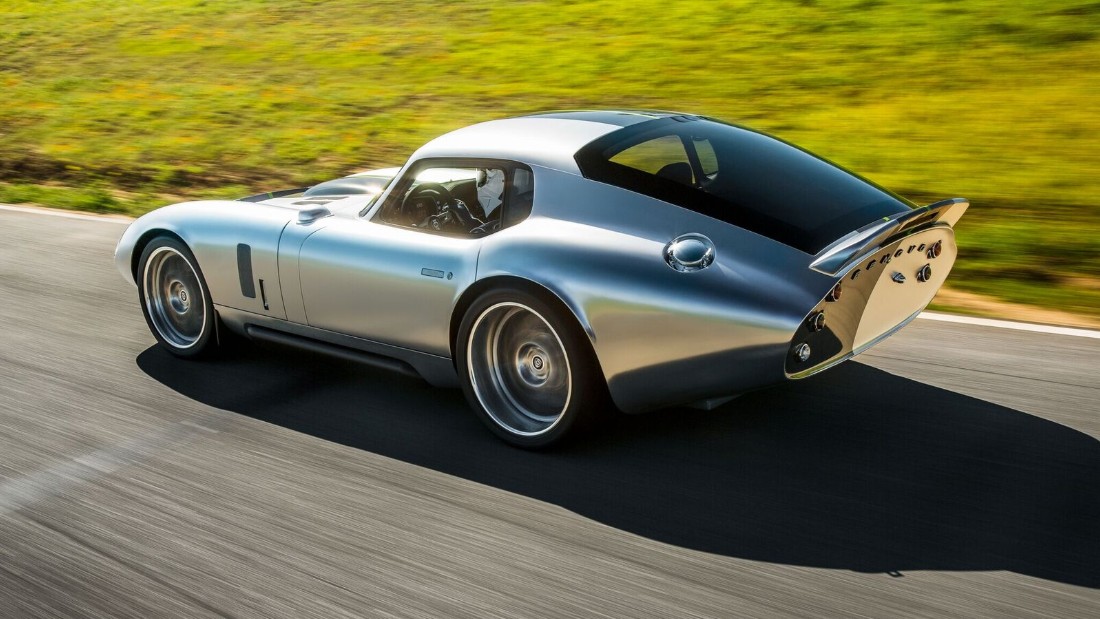 Renovo διεκδικήσει το coupe είναι το & quot? Πρώτο all-ηλεκτρικό supercar της Αμερικής. & Quot?  & Quot? Η ομάδα Renovo έχει εμπειρία του πραγματικού κόσμου κομμάτι με το πρωτάθλημα-κερδίζοντας Φόρμουλα Ένα και προγράμματα Le Mans, & quot?  Chris Heiser, η Renovo συν-ιδρυτής, δήλωσε στο CNN.  & Quot? Renovo είναι στην πρώτη γραμμή της αυτοκινητοβιομηχανίας επανάστασης βιομηχανία. & Quot?  & Lt? Br / & gt? & Lt? Br / & gt? & Lt? Br / & gt?