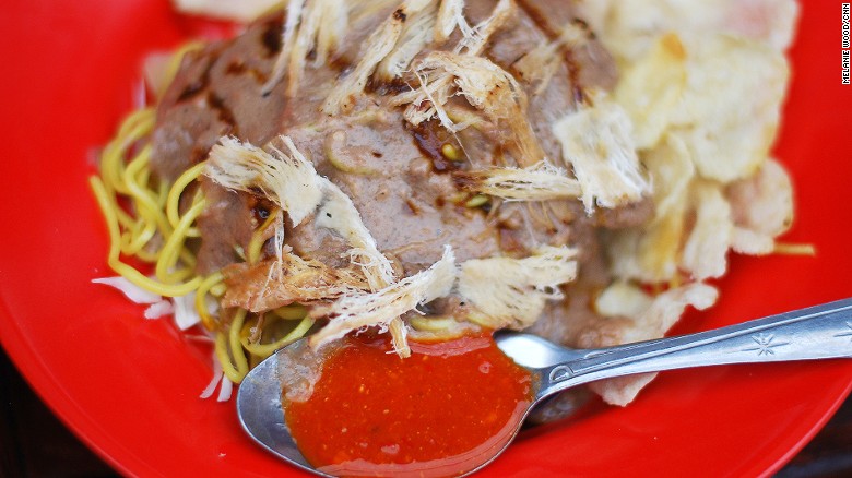 The secret to a great asinan sayur -- pickled vegetable salad -- lies in its dressing, a thin peanut sauce swirled with palm sugar to balance the salty snap of preserved mustard leaf, carrot, cabbage and cucumber.