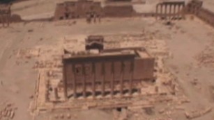 Which ancient treasures did ISIS destroy in Palmyra?