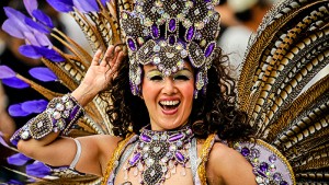 A samba dancer performs during the 33rd Asakusa Samba on August 23, 2014 in Tokyo, Japan. The annual samba carnival will see 9 schools of samba for S1 League and 7 schools of samba for S2 League compete against each other with their dance, music, and floats. (Photo by Keith Tsuji/Getty Images)