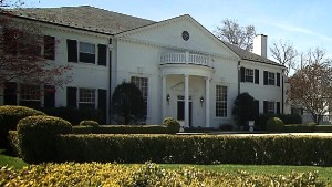 Roth tours Trumps 1980s home in Greenwich Connecticut.