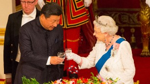 Chinese President Xi Jinping and the Queen during Xi&#39;s UK visit. 