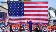 Hillary Clinton speaks to supporters on a last day of Caifornia campaigning on June 6, 2016 in Lynwood, California, where she spoke to supporters at Plaza Mexico. 