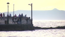 160608180828-brexit-impact-on-greece-pkg-pleitgen-00023929-small-169.jpg