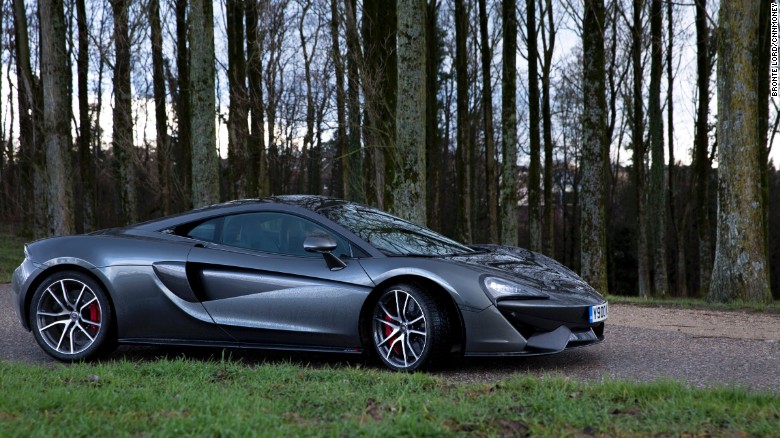 Οι 570S έρχεται με ένα 3,8 λίτρων, υπερτροφοδοτούμενο κινητήρα V8.