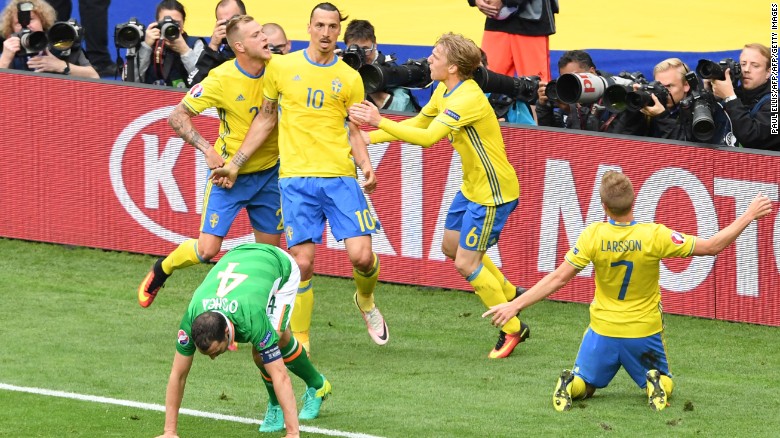 Sweden celebrate after equalizing in the 1-1 draw with the Republic of Ireland.