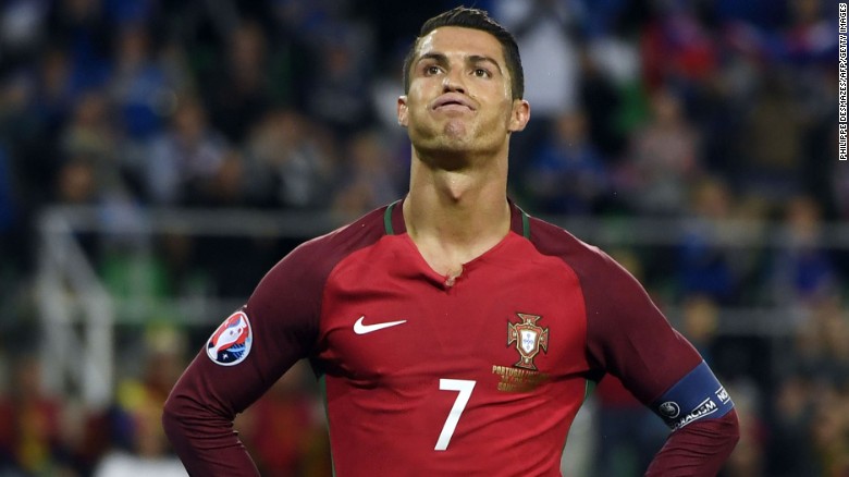Cristiano Ronaldo reacts during Portugal&#39;s 1-1 draw against Iceland. He labeled his opponents as having &quot;small mentalities&quot; after the tiny islanders held on for a draw in its first match at a major international tournament.