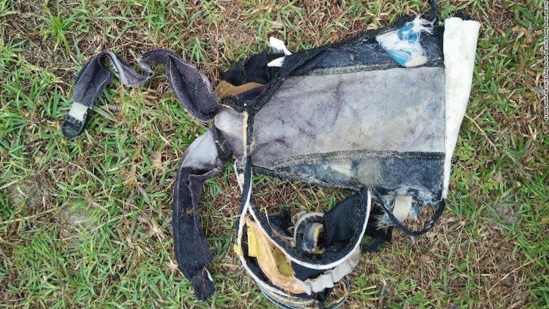 A number of personal items suspected to belong to passengers of missing Malaysian Airlines Flight 370 have been found on Riake Beach, Madagascar. 
