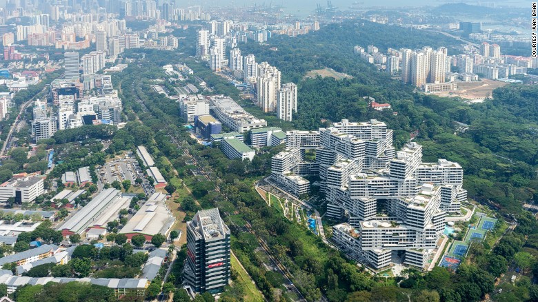 Ο διάσημος Βρετανός αρχιτέκτονας Peter Cook - ο οποίος ήταν ένας από τους ενόρκους που αποφάσισε το βραβείο - που ονομάζεται το κτίριο ένα & quot? Παιχνίδι changer & quot?.  & Quot? Η διεμπλοκή κάνει ένα σημαντικό αστικό δήλωση (και) σας δίνει μια οριζόντια πόλη, & quot?  αυτός είπε.