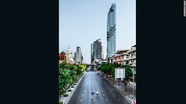 Ole Scheeren & # 39? S MahaNakhon θα είναι ο ψηλότερος ουρανοξύστης στην στικτή Μπανγκόκ & # 39? S ορίζοντα όταν θα έχει ολοκληρωθεί στο τέλος του έτους. 