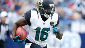 NASHVILLE, TN - DECEMBER 6:  Denard Robinson #16 of the Jacksonville Jaguars runs with the ball during the game against the Tennessee Titans at Nissan Stadium on December 6, 2015 in Nashville, Tennessee. (Photo by Wesley Hitt/Getty Images) 