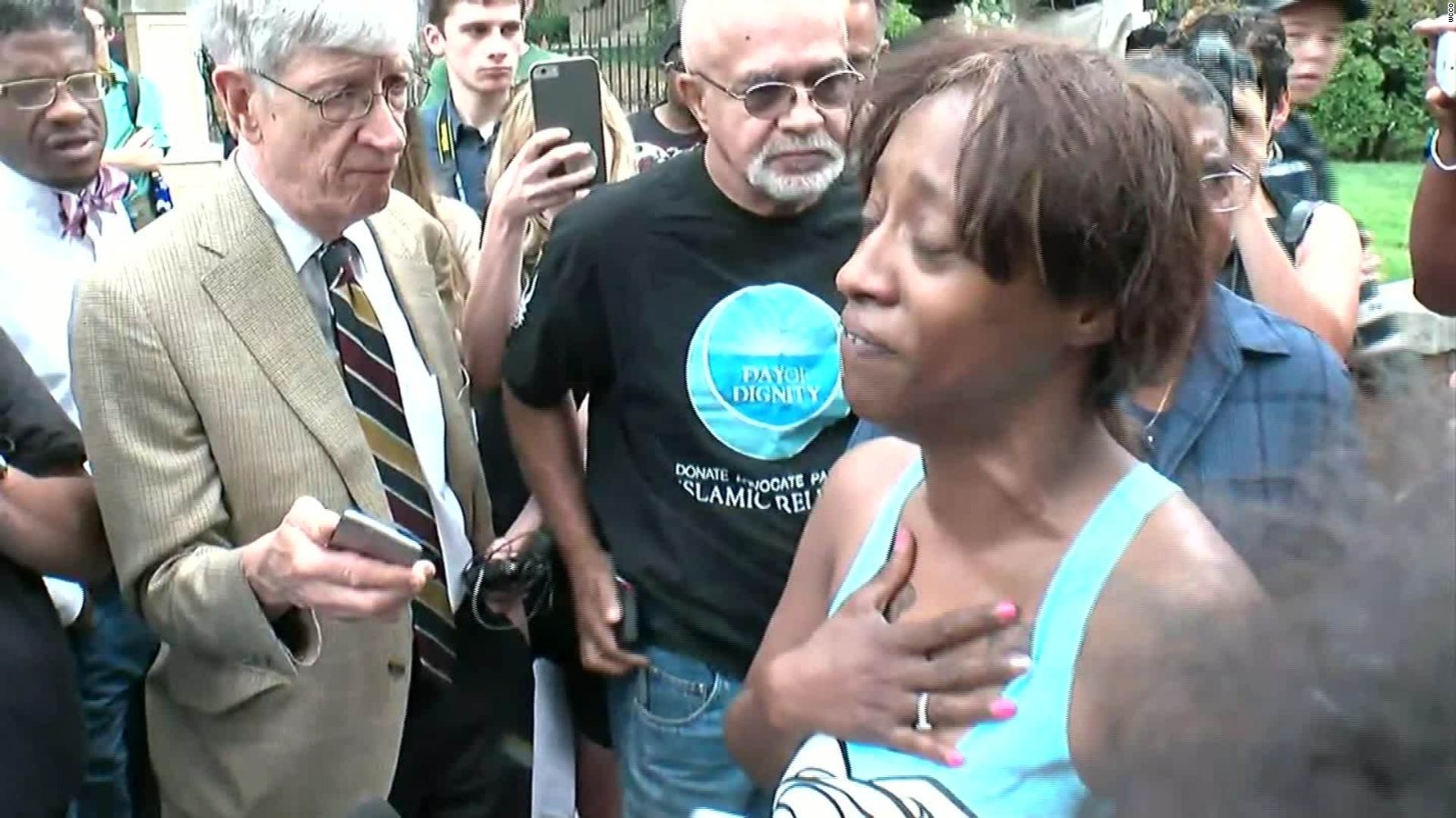 Philando Castile's fiancée: We had our hands in air