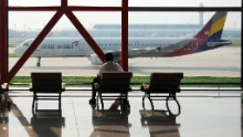 Asiana Airlines is one of South Korea's two major airlines, along with Korean Air. Daawgon from Portland, Oregon encountered credit card issues when booking, leading to the verdict: "a great carrier with a bad website." 