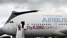 The "Big Daddy", the Airbus A380, might be more than a decade old, but it still dazzled crowds at Farnborough with some incredible aerobatics for a plane of its size.