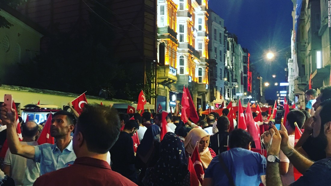 Turkey coup attempt: Hope and sadness in Istanbul