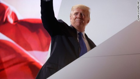 Republican presidential candidate Donald Trump waves as he leaves the stage during the Republican National Convention, Monday, July 18, 2016, in Cleveland. (AP Photo/John Locher)