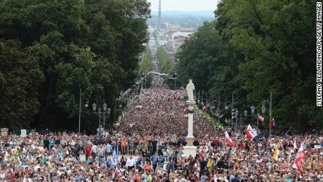 Pope to deliver Mass before huge crowd