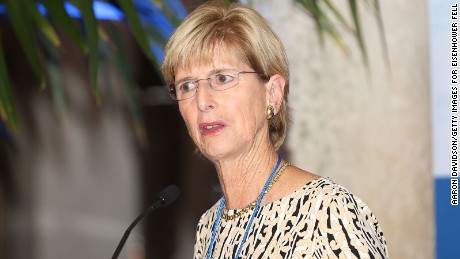 Ex-GOP gov Whitman says she's backing Clinton