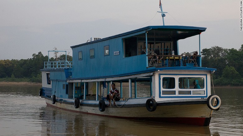 Houseboats are the best way to experience Borneo&#39;s Mahakam River. 