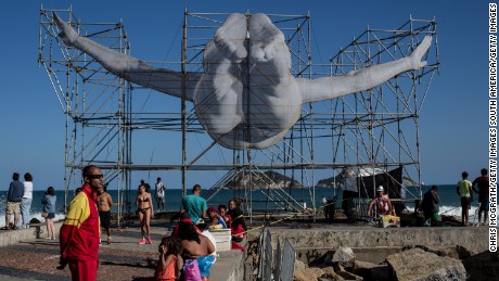 Mysterious figure appears in Rio