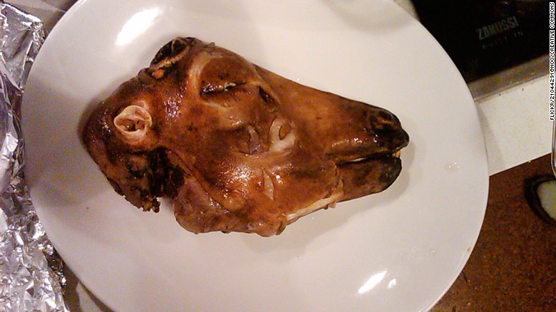 Smoked sheep&#39;s head is a traditional dish often served during the Þorrablót midwinter celebration. To make a svið, a sheep&#39;s head is cut in half, singed to remove the fur, boiled with the brain removed, and served with scoops of mashed potato and turnip.