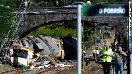 Deadly train crash kills 4 in northern Spain