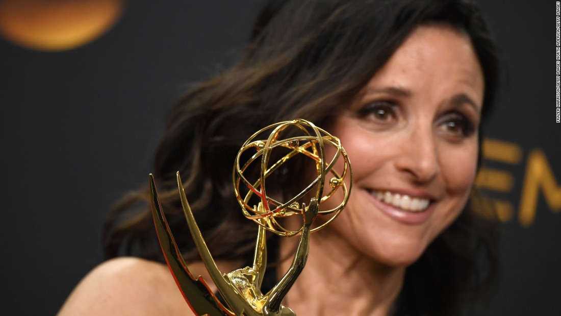 Julia Louis-Dreyfus backs Clinton for climate stance