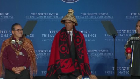 Obama dons hat, blanket during Tribal Nations ceremony