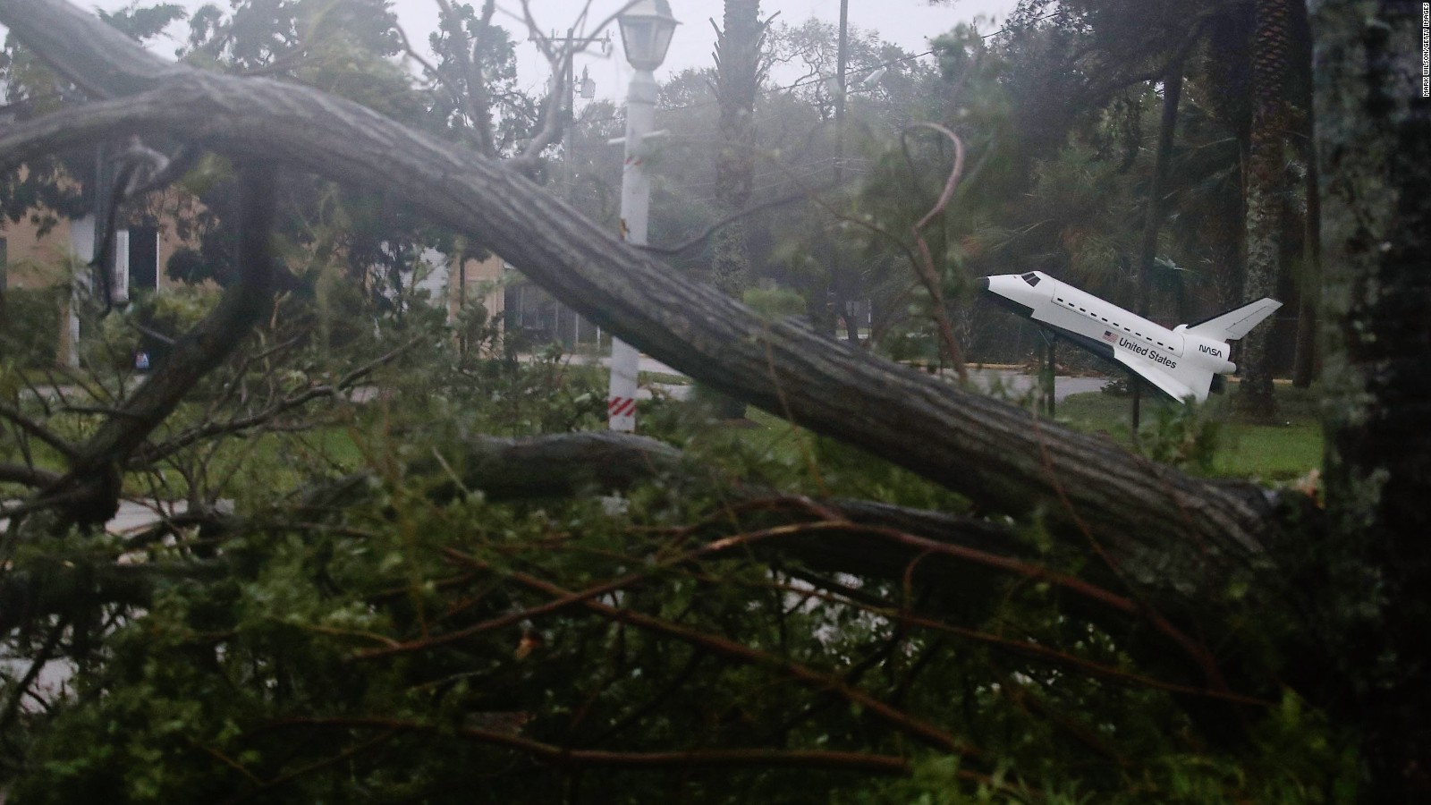 Florida power outages: More than 500,000 in the dark