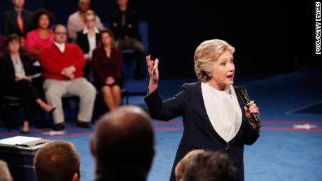 As Trump sputters, Clinton's campaign prepares for an even nastier race