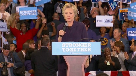 Clinton mistakenly calls Clyburn 'highest-ranking African-American in our government'