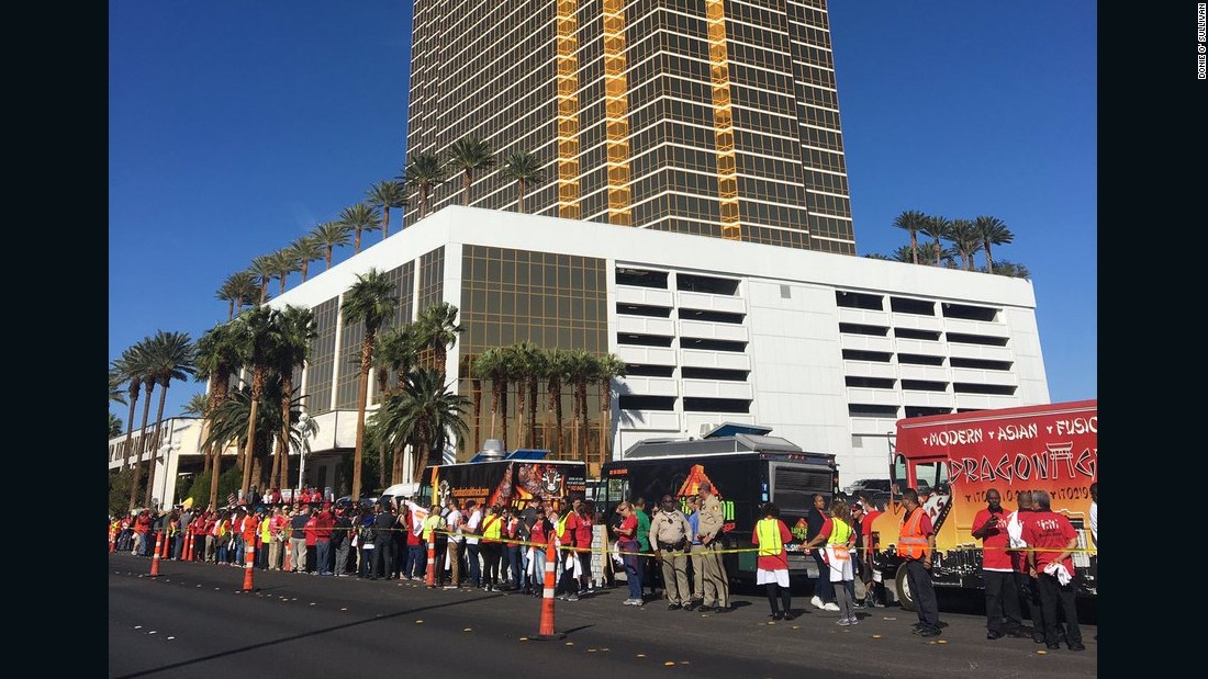 Taco trucks form 'wall' outside Trump's Vegas hotel