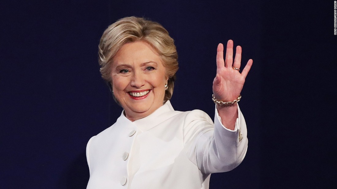 Clinton debunks gender stereotypes, again