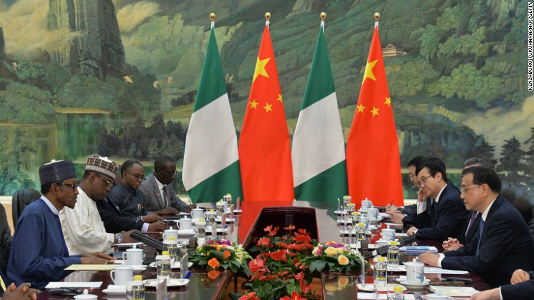 Nigerian President Muhammadu Buhari has dinner with Chinese President Xi Jinping in Beijing in April 2016.