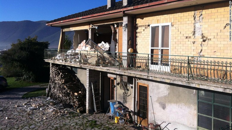 Sunday&#39;s quake has damaged a building in Norcia, where many people are afraid of leaving.