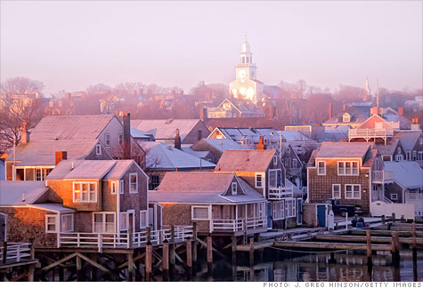 Real Estate Auction on Wall Streeters Pulled Back  But Foreclosures Swamp Nantucket Natives
