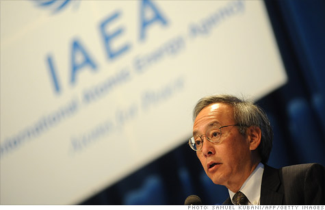 Energy secretary Steven Chu has hit back at criticism of a government loan program for renewable energy in the wake of the Solyndra scandal, saying the U.S. must 