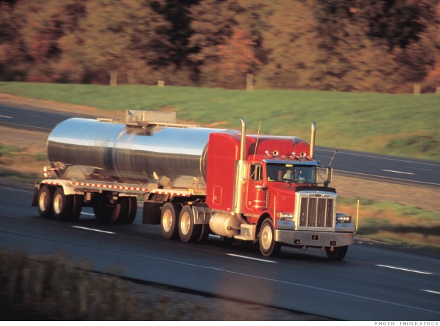 gallery dangerous jobs truckers