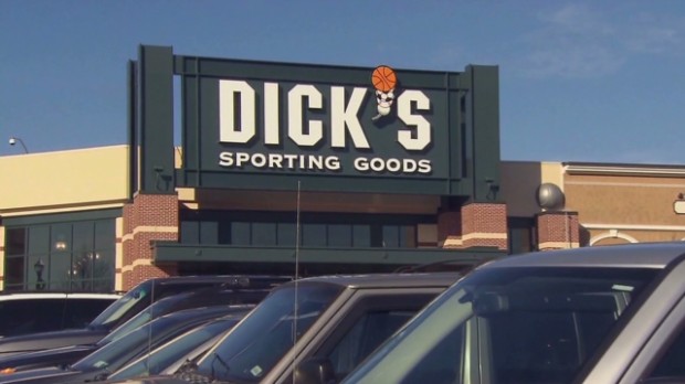 Dick's dives on weather, Lance Armstrong