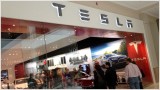 Tesla fights U.S. car dealers